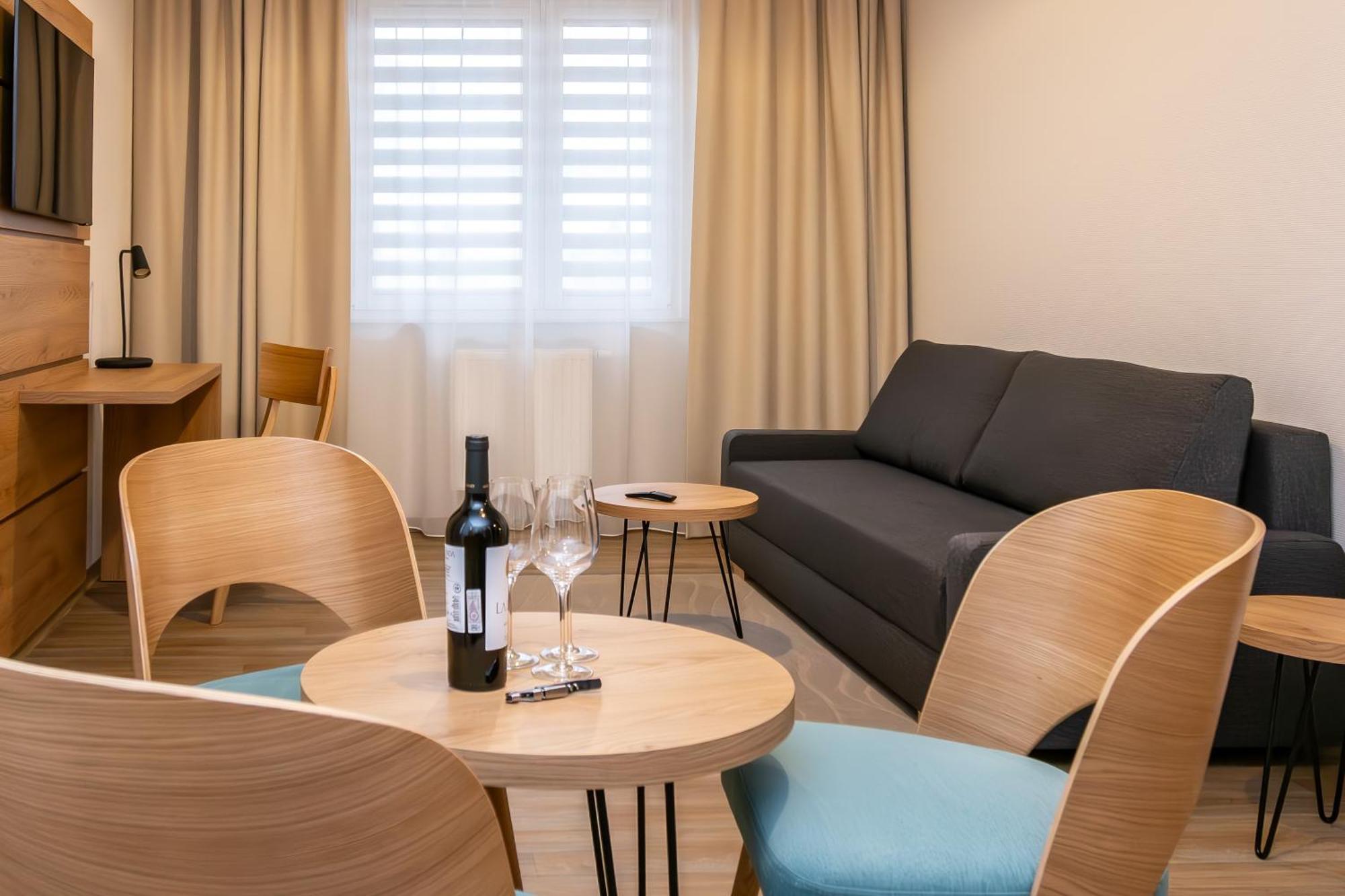 Novy Hotel Zielona Góra Eksteriør billede