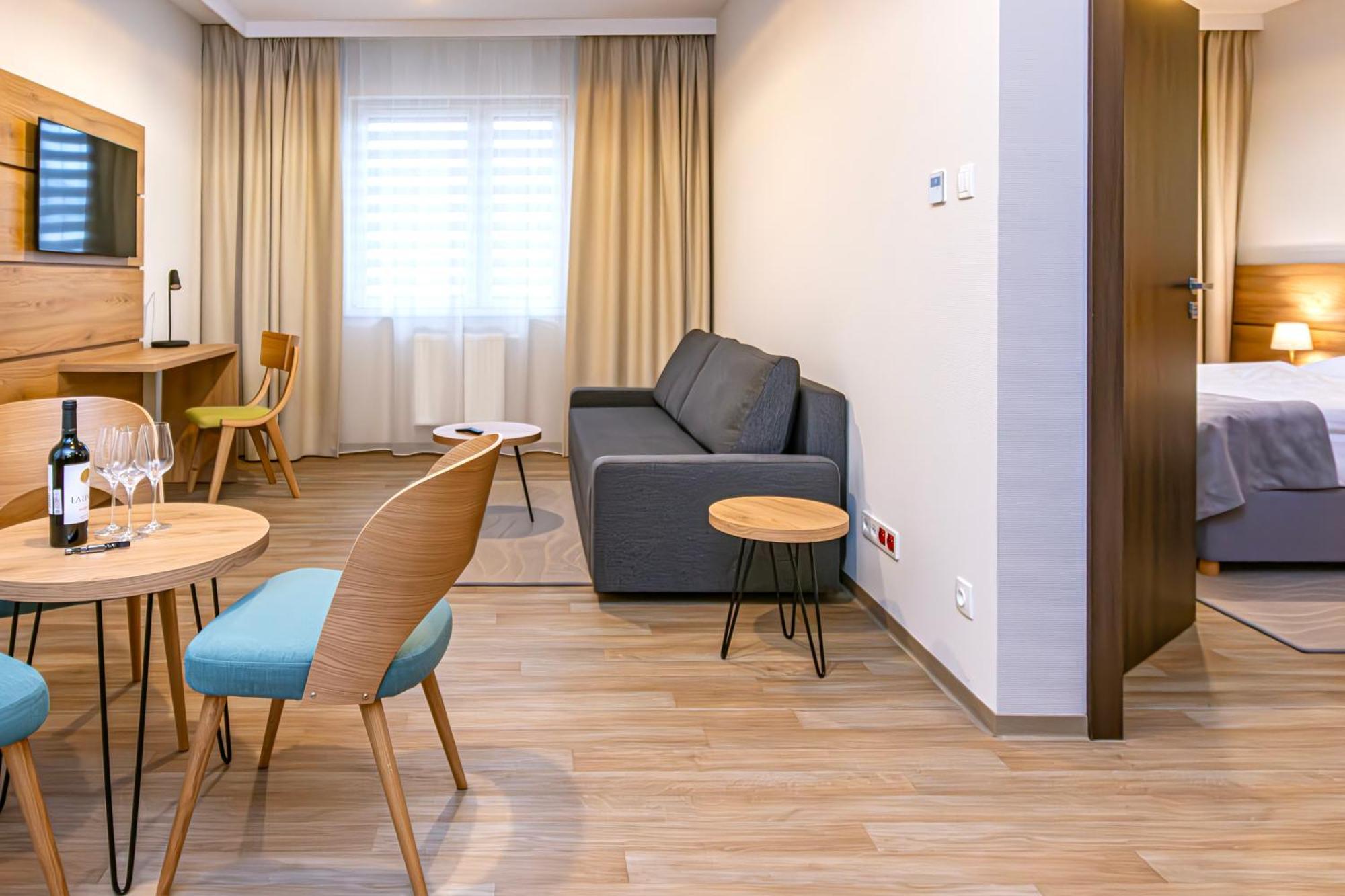 Novy Hotel Zielona Góra Eksteriør billede