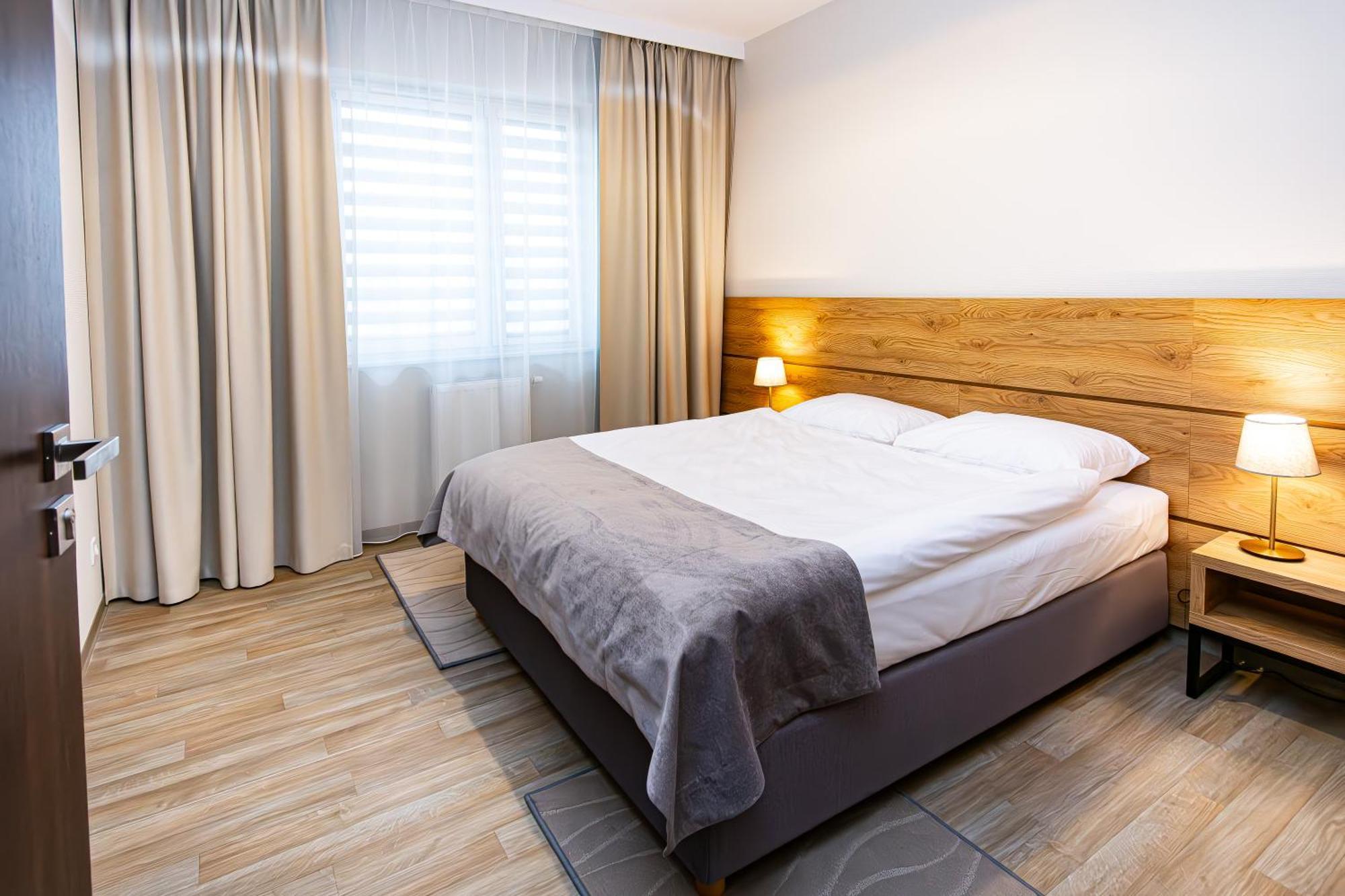 Novy Hotel Zielona Góra Eksteriør billede